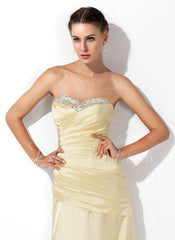 A-Line/Princess Sweetheart Floor-Length Charmeuse Prom Dress With Ruffle Beading Sequins (018004827)