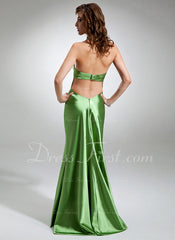 Trumpet/Mermaid Halter Sweep Train Charmeuse Prom Dress With Ruffle Beading (018002832)